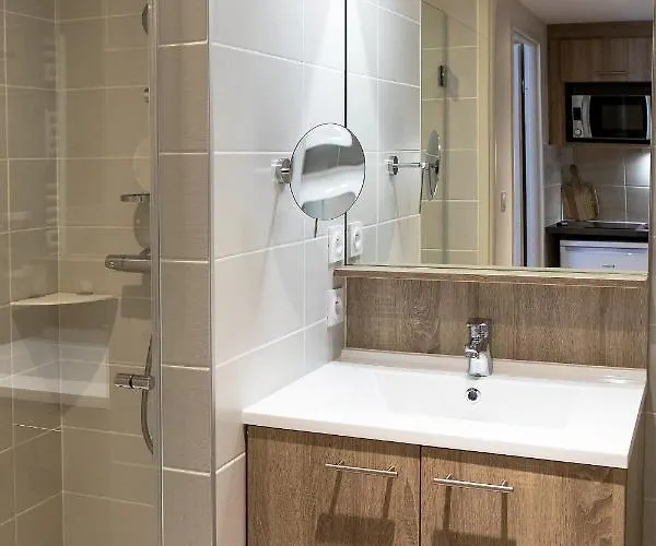 Residhome Ponts Jumeaux Appart hôtel 3*